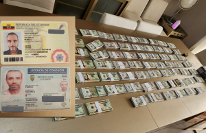 Capturan a empresario de origen italiano con gran cantidad de dinero falso en Samborondón