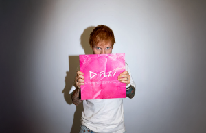 Ed Sheeran lanza su nuevo álbum «Play»