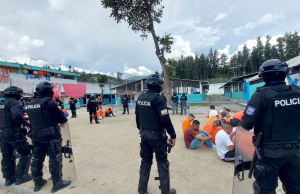 Varios celulares y cuchillos dejó operativo en el Centro de Rehabilitación de Loja