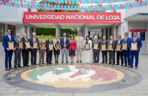 UNL reconoce a 16 graduados destacados