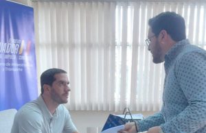 Entregan documentos técnicos orientados al desarrollo vial de Loja a ministro Roberto Luque