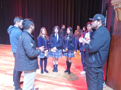 Estudiantes de la Unidad Educativa Lauro Damerval recorren el Teatro Bolívar