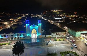 Más de 356 luminarias led renuevan la imagen urbana de Gonzanamá, Changaimina y Nambacola
