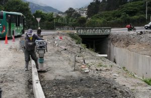 Construyen veredas y bordillos en barrio El Bosque