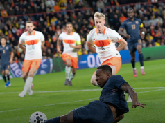 Ecuador no pudo contra Países Bajos, que jugó con un hombre menos en cancha