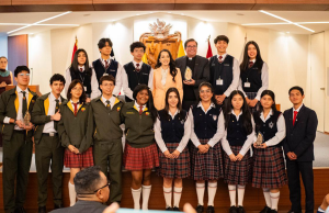 La Unidad Educativa “Calasanz” es la ganadora del Parlamento Andino Juvenil realizado en Loja