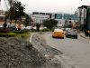 Ubican bordillos en Av. 8 de Diciembre