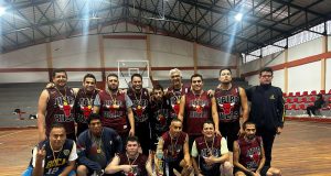 Jipiro Bulls representará a Loja en torneo nacional de baloncesto barrial +40